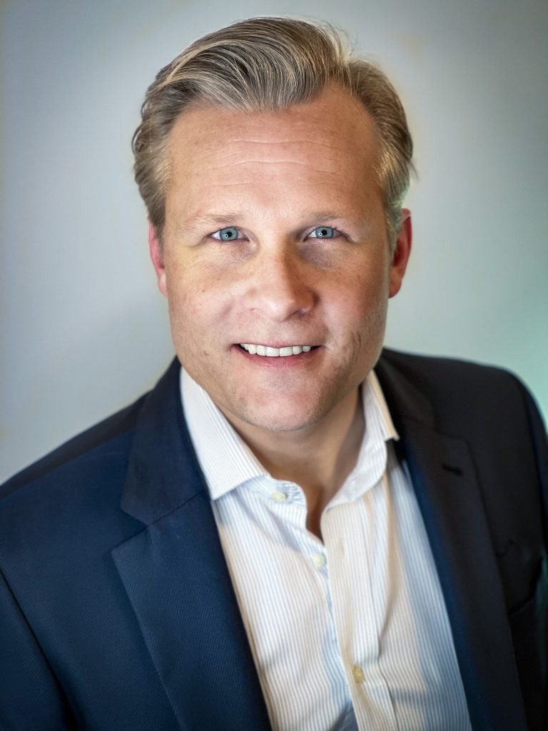 thomas rosander, ceo of real luck group